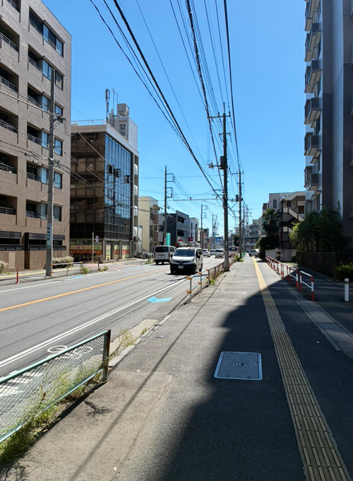 旧中山道を右に曲がり少し進みます。